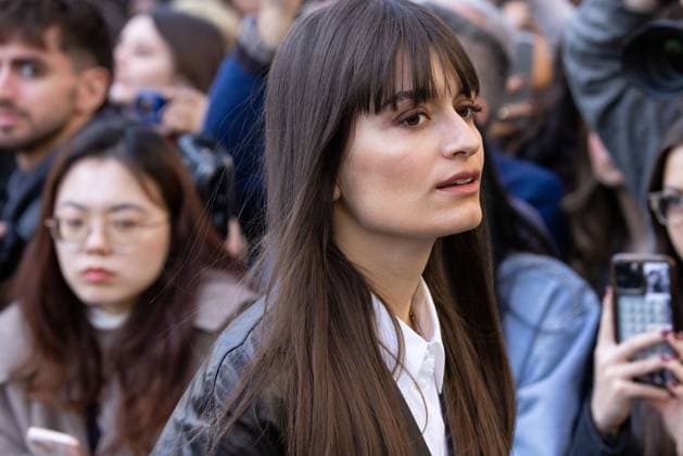 News - Emporio Armani - Arrivals - Milan Fashion Week - Womenswear Fall Winter 2025 2026 Clara Luciani is seen arriving at the Emporio Armani fashion show during the Milan Fashion Week - Womenswear Fall Winter 2025 2026 on February 27, 2025 in Milan, Italy. Photo: Cinzia Camela. MILAN Via Bergognone Italy Copyright: xCinziaxCamelax xLiveMediax LPN_1756618