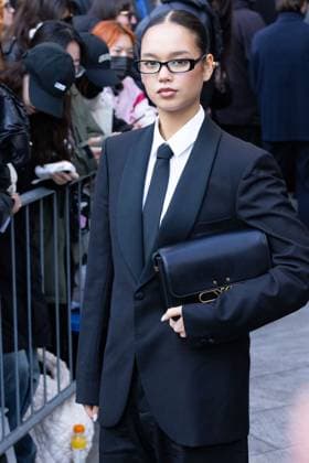 News - Emporio Armani - Arrivals - Milan Fashion Week - Womenswear Fall Winter 2025 2026 Guest is seen arriving at the Emporio Armani fashion show during the Milan Fashion Week - Womenswear Fall Winter 2025 2026 on February 27, 2025 in Milan, Italy. Photo: Cinzia Camela. MILAN Via Bergognone Italy Copyright: xCinziaxCamelax xLiveMediax LPN_1756664