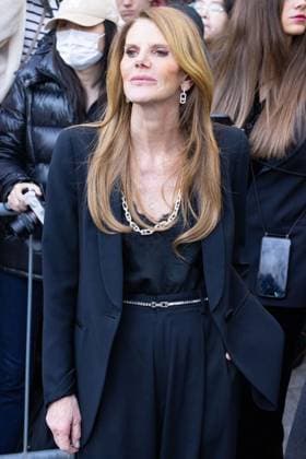 News - Emporio Armani - Arrivals - Milan Fashion Week - Womenswear Fall Winter 2025 2026 Anna Dello Russo is seen arriving at the Emporio Armani fashion show during the Milan Fashion Week - Womenswear Fall Winter 2025 2026 on February 27, 2025 in Milan, Italy. Photo: Cinzia Camela. MILAN Via Bergognone Italy Copyright: xCinziaxCamelax xLiveMediax LPN_1756687