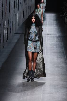 Milan, Italy: Milan, Milan Women s Fashion Week: Fall Winter 2025 - Women s Fashion, Fall Winter 2025 - Etro Fashion Show - Catwalk. In the photo: Model Milan Italy  - ZUMAp169 20250227_zea_p169_1670 Copyright: xAlessandroxBremecx