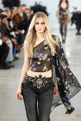Blumarine Ready to wear fall winter 2025:26 MILAN February 2025 Blumarine Ready to wear fall winter 2025:26 MILAN February 2025, Credit:Zeppelin Avalon  Copyright: xZeppelinx xAvalonx 0969756607