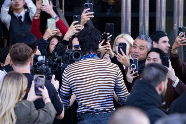 News - Prada - Arrivals - Milan Fashion Week - Womenswear Fall Winter 2025 2026 Byeon Woo-seok is seen arriving at the Prada fashion show during the Milan Fashion Week - Womenswear Fall Winter 2025 2026 on February 27, 2025 in Milan, Italy. Photo: Cinzia Camela. MILAN Fondazione Prada Italy Copyright: xCinziaxCamelax xLiveMediax LPN_1756707