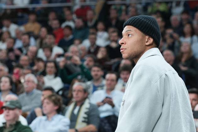 Kylian Mbappe Kylian Mbappe of Real Madrid during the Turkish Airlines EuroLeague match between Real Madrid and FC Barcelona at Movistar Arena on February 27, 2025 in Madrid, Spain Featuring: Kylian Mbappe of Real Madrid during the Turkish Airlines EuroLeague match between Real Madrid and FC Barcelona at Movistar Arena on February 27, 2025 in Madrid, Spain Where: Madrid, Spain When: 27 Feb 2025 Credit: Oscar Gonzalez WENN Madrid Spain Copyright: xOscarxGonzalez WENNx wenn40279926 OFA ZOJx wenn40279926