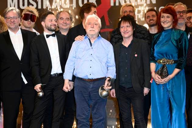 Die Preisträger und Laudatoren beim 16. Deutschen Musikautor*innenpreis der GEMA 2025 im Hotel The Ritz-Carlton. Berlin, 27.02.2025