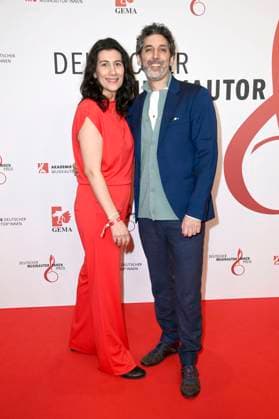 Cymin Schwarz und Ketan Bhatti von Trickster Orchestra beim 16. Deutschen Musikautor*innenpreis der GEMA 2025 im Hotel The Ritz-Carlton. Berlin, 27.02.2025