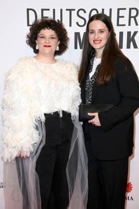 Andrea Conangla und Sara Glojnaric beim 16. Deutschen Musikautor*innenpreis der GEMA 2025 im Hotel The Ritz-Carlton. Berlin, 27.02.2025