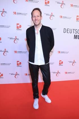 27.02.2025 , Tobias Reitz auf dem roten Teppich zum Deutscher Musikautorenpreis 2025, The Ritz-Carlton, Berlin, Berlin