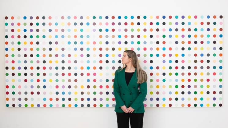 Entertainment Themen der Woche KW09 Entertainment Bilder des Tages Phillips Modern & Contemporary Art Evening Sale - February 2025 - Phillips, London, UK A staff member views Cesium Fluoride by Damien Hirst (est. Â£400k - Â£600k) as part of Phillips Modern & Contemporary Evening Sale on 6th February 2025 at Phillips in London, England, UK on Friday 28 February, 2025., Credit:Justin Ng Avalon UK, England, London, Phillips  Copyright: xJustinxNgx xAvalonx 0970094514