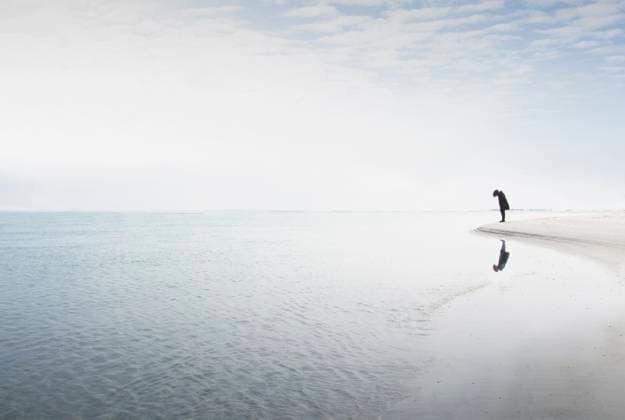 Creative Highlights Symbolfotos Silhouette of woman staring at edge of water , 2017-01-15, model released TTBB_tbs2701105.jpg, Mature Adult,One Mature Woman Only,50-54 Years,Outdoors,Day,In Silhouette,Standing,Surface,Rippled,Water s Edge,Cloud,Sky,Light Blue,Coastline,Landscape - Scenery,Beach,Sea,Distant,Solitude,Reflection,Tranquil Scene,Scenics - Nature,Horizon Over Water,Morning,Atlantic Ocean,Hampstead,North Carolina,USA,Copy Space,Loneliness,Multiracial Person,Landscape,One Person Copyright: xChrisxHackett TetraxImagesx