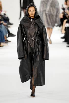 Sportmax Ready to wear fall winter 2025:26 MILAN February 2025 Sportmax Ready to wear fall winter 2025:26 MILAN February 2025, Credit:Zeppelin Avalon  Copyright: xZeppelinx xAvalonx 0970145052