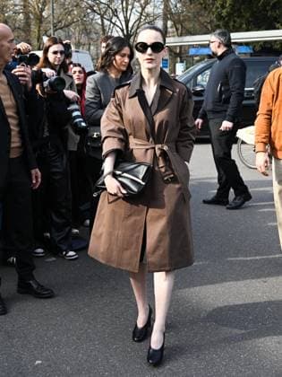 Milan: Milan, Milan Women s Fashion Week: Fall Winter 2025 - Tod s Fashion Show - Arrivals. Pictured: Rachel Brosnahan Milan  - ZUMAp169 20250228_zea_p169_786 Copyright: xManuelexMangiarottix