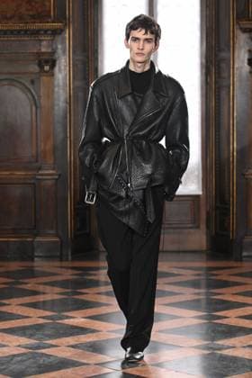 Milan, Milan Women s Fashion Week: Fall Winter 2025 - Women s Fashion, Fall Winter 2025.- Institution by Galib Gassanoff fashion show - catwalk. in the photo: model  Copyright: xSimonaxChiocciax xipa-agency.netx xSimonaxChiocciax IPA_Agency_IPA54709186