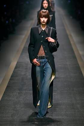 Versace Ready to wear fall winter 2025:26 MILAN February 2025 Versace Ready to wear fall winter 2025:26 MILAN February 2025, Credit:Zeppelin Avalon  Copyright: xZeppelinx xAvalonx 0970440445