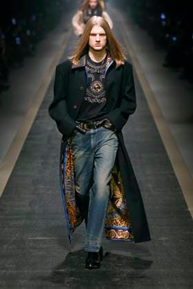 Versace Ready to wear fall winter 2025:26 MILAN February 2025 Versace Ready to wear fall winter 2025:26 MILAN February 2025, Credit:Zeppelin Avalon  Copyright: xZeppelinx xAvalonx 0970440629