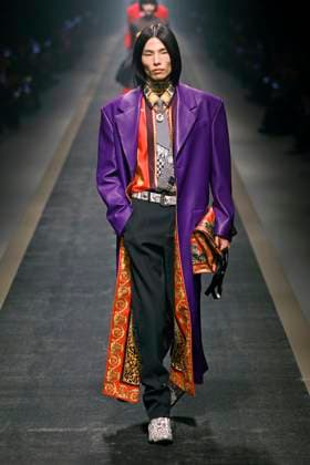 Versace Ready to wear fall winter 2025:26 MILAN February 2025 Versace Ready to wear fall winter 2025:26 MILAN February 2025, Credit:Zeppelin Avalon  Copyright: xZeppelinx xAvalonx 0970441012