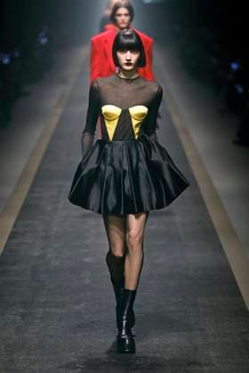 Versace Ready to wear fall winter 2025:26 MILAN February 2025 Versace Ready to wear fall winter 2025:26 MILAN February 2025, Credit:Zeppelin Avalon  Copyright: xZeppelinx xAvalonx 0970441050