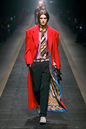 Versace Ready to wear fall winter 2025:26 MILAN February 2025 Versace Ready to wear fall winter 2025:26 MILAN February 2025, Credit:Zeppelin Avalon  Copyright: xZeppelinx xAvalonx 0970441093