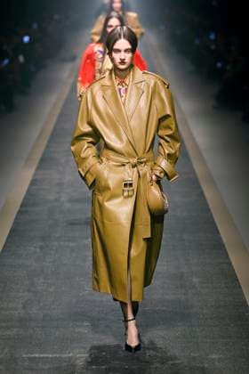 Versace Ready to wear fall winter 2025:26 MILAN February 2025 Versace Ready to wear fall winter 2025:26 MILAN February 2025, Credit:Zeppelin Avalon  Copyright: xZeppelinx xAvalonx 0970441471