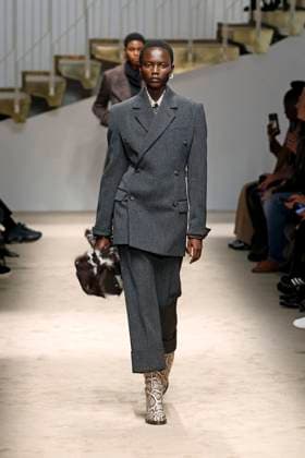 Tods Ready to wear fall winter 2025:26 MILAN February 2025 Tods Ready to wear fall winter 2025:26 MILAN February 2025, Credit:Zeppelin Avalon  Copyright: xZeppelinx xAvalonx 0970445409