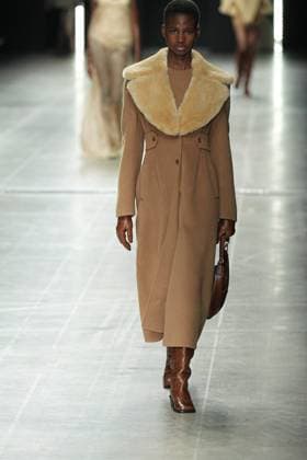Milan, Milan Women s Fashion Week: Fall Winter 2025 26 - Women s Fashion, Fall Winter 2025 26 - Ermanno Scervino fashion show - fashion show in the photo: Model  Copyright: xRiccardoxGIordanox xipa-agency.netx xRiccardoxGiordanox IPA_Agency_IPA54734006