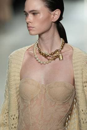 Milan, Milan Women s Fashion Week: Fall Winter 2025 26 - Ermanno Scervino Fashion Show - Fashion Show Milan, Milan Women s Fashion Week: Fall Winter 2025 26 - Women s Fashion, Fall Winter 2025 26 - Ermanno Scervino fashion show - fashion show in the photo: Detail MILAN Italy  Copyright: xIPA ABACAx