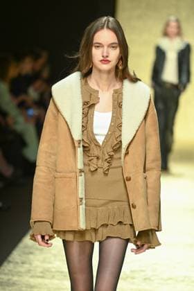 Milan, Milan Women s Fashion Week: Fall Winter 2025 - Luisa Spagnoli Fashion Show - Catwalk Milan, Milan Women s Fashion Week: Fall Winter 2025 - Women s Fashion, Fall Winter 2025.- Luisa Spagnoli fashion show - catwalk. in the photo: model MILAN Italy  Copyright: xIPA ABACAx