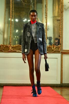 Milan, Milan Women s Fashion Week: Fall Winter 2025 - Women s Fashion, Fall Winter 2025.- Hui fashion show - catwalk. in the photo: model  Copyright: xSimonaxChiocciax xipa-agency.netx xSimonaxChiocciax IPA_Agency_IPA54783493