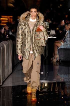 Philipp Plein Ready to wear fall winter 2025:26; MILAN March 2025 Philipp Plein Ready to wear fall winter 2025:26; MILAN March 2025, Credit:Zeppelin Avalon  Copyright: xZeppelinx xAvalonx 0970816148