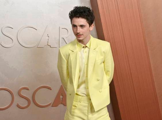 Timothée Chalamet arrives on the red carpet for the 97th Academy Awards in the Hollywood section of Los Angeles on Sunday, March 2, 2025.  LAP20250302379 JIMxRUYMEN