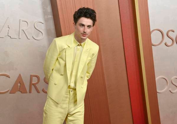 Timothée Chalamet arrives on the red carpet for the 97th Academy Awards in the Hollywood section of Los Angeles on Sunday, March 2, 2025.  LAP20250302382 JIMxRUYMEN