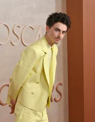 Timothée Chalamet arrives on the red carpet for the 97th Academy Awards in the Hollywood section of Los Angeles on Sunday, March 2, 2025.  LAP20250302384 JIMxRUYMEN