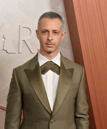Jeremy Strong arrives on the red carpet for the 97th Academy Awards in the Hollywood section of Los Angeles on Sunday, March 2, 2025.  LAP20250302422 JIMxRUYMEN