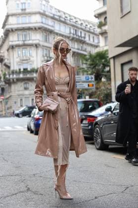 Mailand Fashion Week, Streetstyle Milan Fashion Week 2025 Dolce Gabbana street style in Milan, Italy - 1 Mar 2025 Fashion influencer Leonie Hanne poses for photographers in street style before Dolce & Gabbana FW 2025 - 2026 fashion show. Milan Women Fashion Week is taking place from February 25 to March 3, 2025 in Milan. Milan Italy Copyright: xTakimotoxMarinax xSOPAxImagesx 649A5562-b