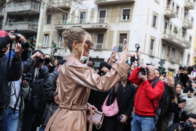 Mailand Fashion Week, Streetstyle Milan Fashion Week 2025 Dolce Gabbana street style in Milan, Italy - 1 Mar 2025 Fashion influencer Leonie Hanne in street style before Dolce & Gabbana FW 2025 - 2026 fashion show. Milan Women Fashion Week is taking place from February 25 to March 3, 2025 in Milan. Milan Italy Copyright: xTakimotoxMarinax xSOPAxImagesx 649A5598-b