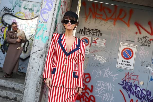 Entertainment Themen der Woche KW09 February 28, 2025, Milan, Lombardia, Italy: A fashionista poses for photographers in street style before the Moschino FW 2025 - 2026 fashion show. Milan Womens Fashion Week is taking place from February 25 to March 3, 2025 in Milan, Italy Milan Italy - ZUMAs197 20250228_aaa_s197_315 Copyright: xTakimotoxMarinax