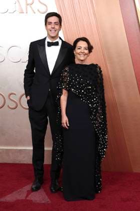 Maria Carlota Bruno mit Begleitung bei der Oscar Verleihung 2025 97th Annual Academy Awards im Dolby Theatre. Los Angeles, 02.03.2025