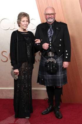 Margaret Beazley mit Begleitung bei der Oscar Verleihung 2025 97th Annual Academy Awards im Dolby Theatre. Los Angeles, 02.03.2025