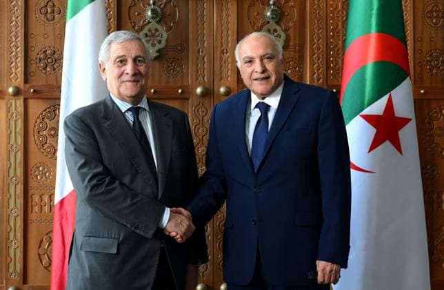 News Themen der Woche KW10 News Bilder des Tages March 3, 2025, Algeri, ALGERIA: Deputy Prime Minister of Italy and Minister of Foreign Affairs Antonio Tajani (L) is welcomed by Algerian Minister for Foreign Affairs Ahmed Attaf in Algiers, Algeria, 03 March 2025. ANSA ETTORE FERRARI Algeri ALGERIA  - ZUMAa110 20250303_zaf_a110_005 Copyright: xEttorexFerrarix
