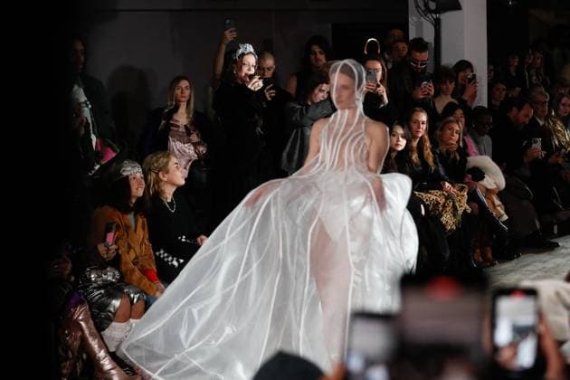 Camille Lellouche performs songs from her latest album during the Weinsanto Womenswear Ready To Wear Fall Winter 2025 20266 show at Paris Fashion Week PFW Camille Lellouche performs songs from her latest album during the Weinsanto Womenswear Ready To Wear Fall Winter 2025 20266 show at Paris Fashion Week PFW , in Paris, France, on March 3, 2025 Christophe Clovis Bestimage French singer actress Camille Lellouche performs songs from her latest album during the Weinsanto Womenswear Ready To Wear Fall Winter 2025 20266 show during Paris Fashion Week PFW , in Paris, France, on March 3, 2025 Paris France  Copyright: xChristophexClovisx xBestimagexChristophexClovisx xBestimagex
