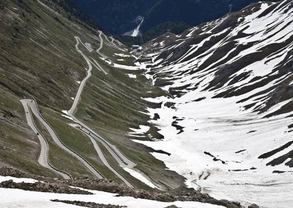 Italien S-Tirol Stilfser-Joch-Straße. Berg Paß. Joch Italy S-Tyrol Stelvio Pass Road. Mountain pass. Pass Copyright: imageBROKER FlorianxMonheim iblflm12744005.jpg