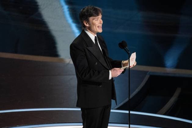 Cillian Murphy presents the OscarÂ® for Actor in a Leading Role during the live ABC Telecast of the 97th OscarsÂ® at the DolbyÂ® Theatre at Ovation Hollywood on Sunday, March 2, 2025. Los Angeles CA USA  34776540PLX