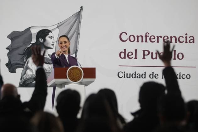 (250304) -- MEXICO CITY, March 4, 2025 -- Mexican President Claudia Sheinbaum gestures during a press conference at the National Palace in Mexico City, Mexico, March 4, 2025. Mexican President Claudia Sheinbaum said on Tuesday that there was no justification for U.S. tariffs on imports from Mexico and her government would respond with tariff and non-tariff measures. Sheinbaum made it clear that following the United States decision to impose tariffs on Mexico, under no circumstances will any form of subordination or interventionism be allowed. (Photo by Xinhua) MEXICO-MEXICO CITY-PRESIDENT-TARIFF-PRESS CONFERENCE FranciscoxCanedo 