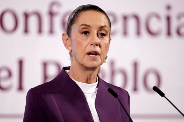 Mexican President Claudia Sheinbaum Holds Briefing Conference Mexican President Claudia Sheinbaum Pardo announcing that Mexico will hit back at US President Donald Trump s tariffs during a briefing conference at the National Palace. on March 4, 2025 in Mexico City, Mexico. (Photo by Luis Barron Eyepix Group) Copyright: xLuisxBarron xEyepixxGroupx LB_04032025_145586