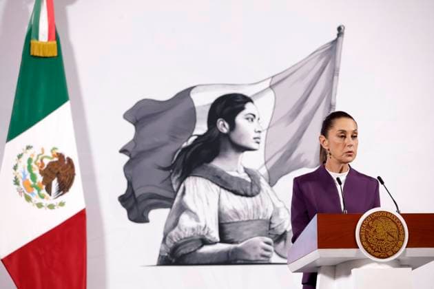 Mexican President Claudia Sheinbaum Holds Briefing Conference Mexican President Claudia Sheinbaum Pardo announcing that Mexico will hit back at US President Donald Trump s tariffs during a briefing conference at the National Palace. on March 4, 2025 in Mexico City, Mexico. (Photo by Luis Barron Eyepix Group) Copyright: xLuisxBarron xEyepixxGroupx LB_04032025_145587
