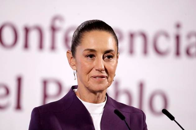 Mexican President Claudia Sheinbaum Holds Briefing Conference Mexican President Claudia Sheinbaum Pardo announcing that Mexico will hit back at US President Donald Trump s tariffs during a briefing conference at the National Palace. on March 4, 2025 in Mexico City, Mexico. (Photo by Luis Barron Eyepix Group) Copyright: xLuisxBarron xEyepixxGroupx LB_04032025_145592