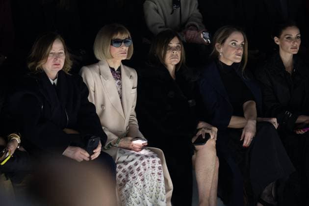 PFW - Dior Front Row Anna Wintour and Carine Roitfeld during the Dior Fashion show for the Womenswear Ready-to-wear Fall-Winter 2025 2026 collection as part of the Paris Fashion Week, in Paris on March 4, 2025. Photo by Eliot Blondet ABACAPRESS.COM Paris France  Copyright: xBlondetxEliot ABACAx