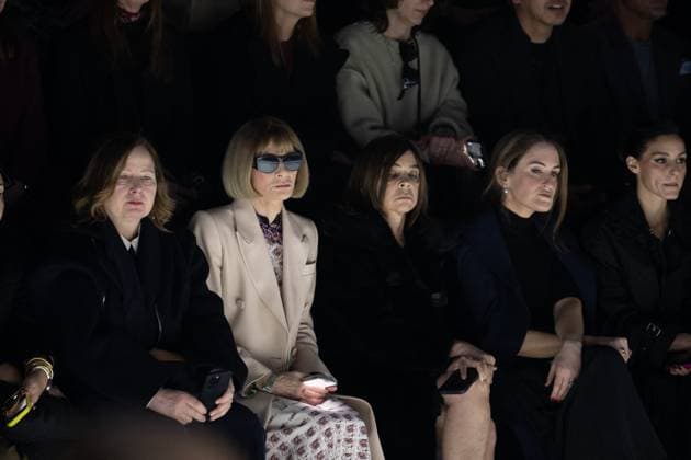 News Themen der Woche KW10 Entertainment Bilder des Tages PFW - Dior Front Row Anna Wintour and Carine Roitfeld during the Dior Fashion show for the Womenswear Ready-to-wear Fall-Winter 2025 2026 collection as part of the Paris Fashion Week, in Paris on March 4, 2025. Photo by Eliot Blondet ABACAPRESS.COM Paris France  Copyright: xBlondetxEliot ABACAx