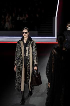 PFW - Dior Runway Models present creations by Dior for the Womenswear Ready-to-wear Fall-Winter 2025 2026 collection as part of the Paris Fashion Week, in Paris on March 4, 2025. Photo by Eliot Blondet ABACAPRESS.COM Paris France  Copyright: xBlondetxEliot ABACAx