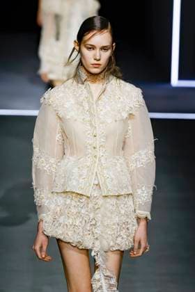 Défilé Christian Dior Mode Féminine Prêt À Porter Automne Hiver 2025 2026 lors de la Fashion Week de Paris PFW Défilé Christian Dior Mode Féminine Prêt À Porter Automne Hiver 2025 2026 lors de la Fashion Week de Paris PFW , à Paris, France, le 4 mars 2025 Runway Christian Dior Womenswear Ready to Wear Fall Winter 2025 2026 show during Paris Fashion Week PFW , in Paris, France, March 4, 2025 Paris France  Copyright: xAgencex xBestimagexAgencex xBestimagex