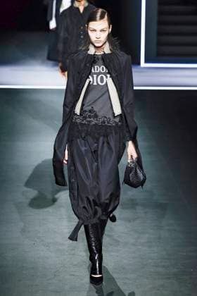 Défilé Christian Dior Mode Féminine Prêt À Porter Automne Hiver 2025 2026 lors de la Fashion Week de Paris PFW Défilé Christian Dior Mode Féminine Prêt À Porter Automne Hiver 2025 2026 lors de la Fashion Week de Paris PFW , à Paris, France, le 4 mars 2025 Runway Christian Dior Womenswear Ready to Wear Fall Winter 2025 2026 show during Paris Fashion Week PFW , in Paris, France, March 4, 2025 Paris France  Copyright: xAgencex xBestimagexAgencex xBestimagex
